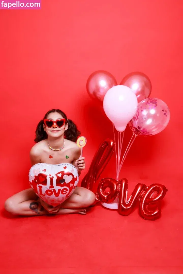 Jele Ramida / ava.r Onlyfans Photo Gallery 