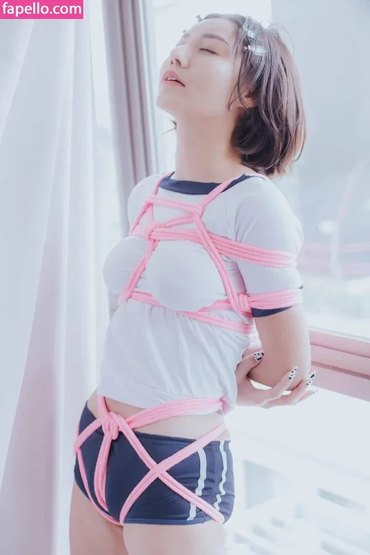 Jele Ramida / ava.r Onlyfans Photo Gallery 