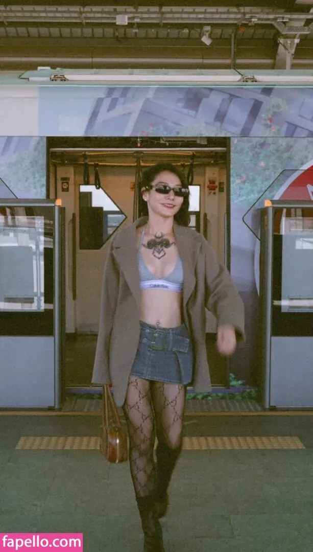 Jele Ramida / ava.r Onlyfans Photo Gallery 