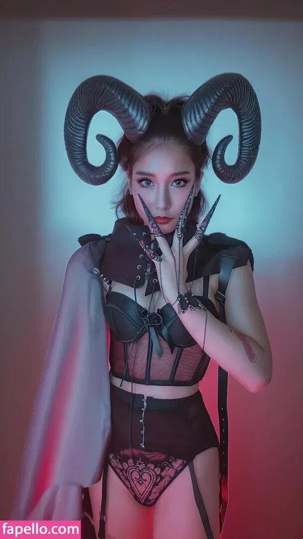 Jele Ramida / ava.r Onlyfans Photo Gallery 