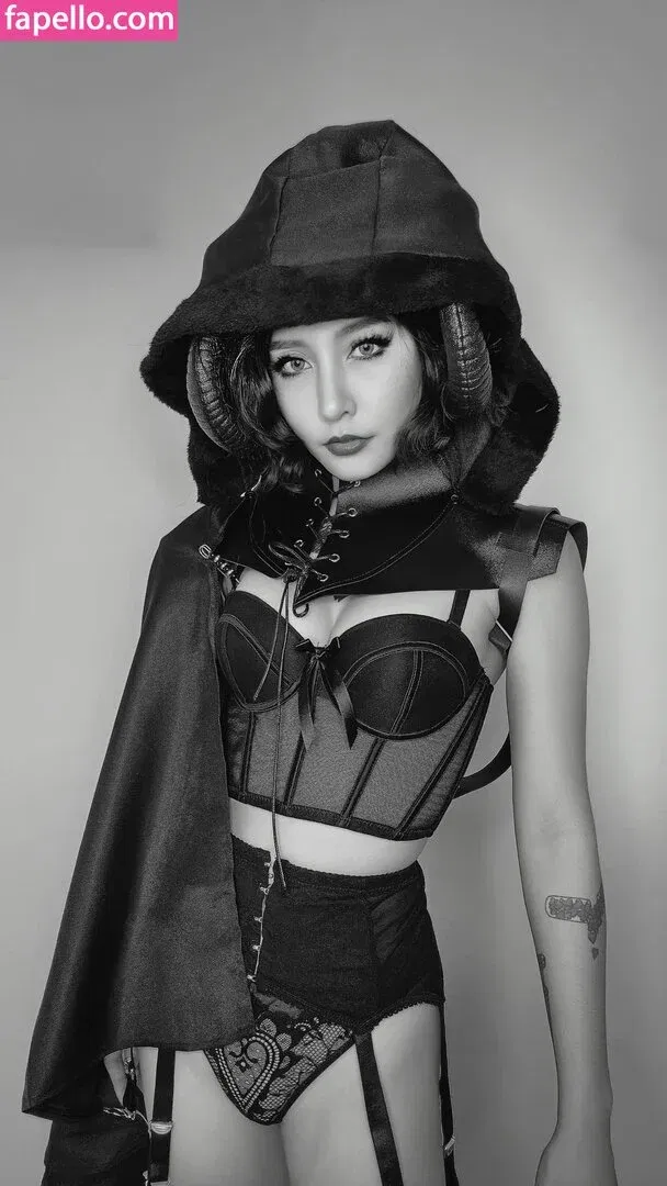 Jele Ramida / ava.r Onlyfans Photo Gallery 