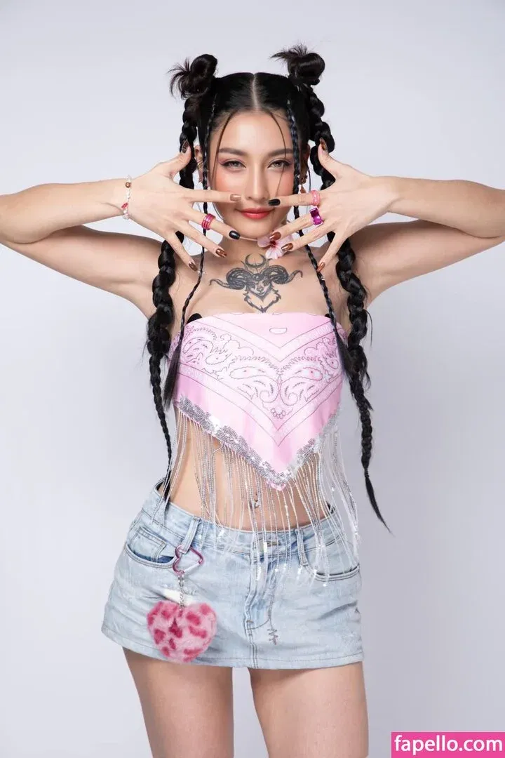 Jele Ramida / ava.r Onlyfans Photo Gallery 