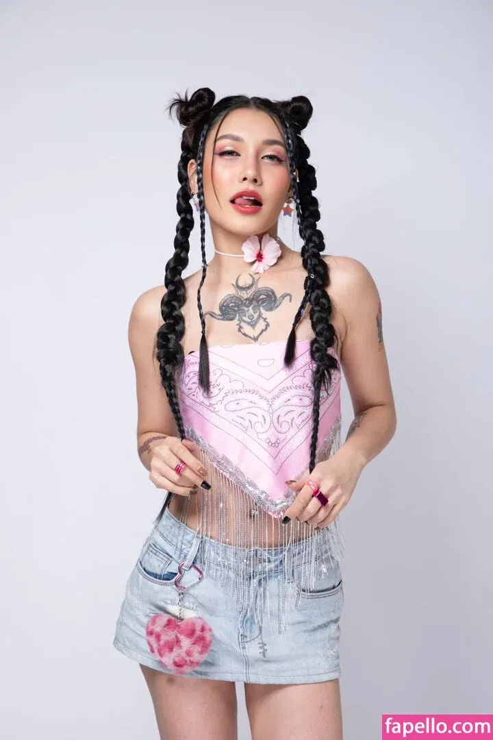 Jele Ramida / ava.r Onlyfans Photo Gallery 