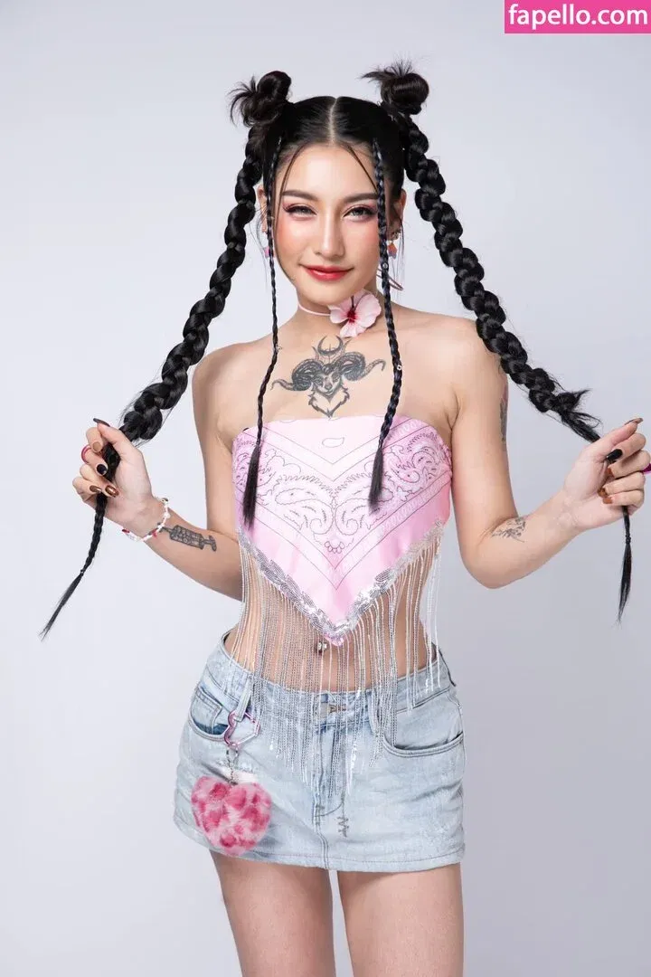 Jele Ramida / ava.r Onlyfans Photo Gallery 