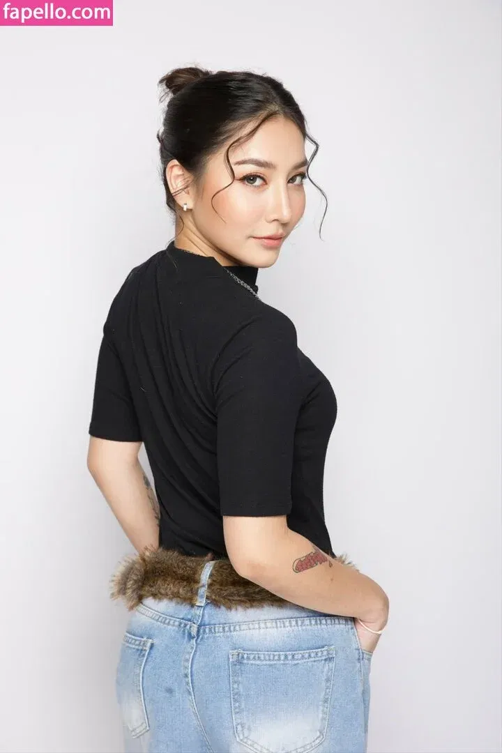 Jele Ramida / ava.r Onlyfans Photo Gallery 