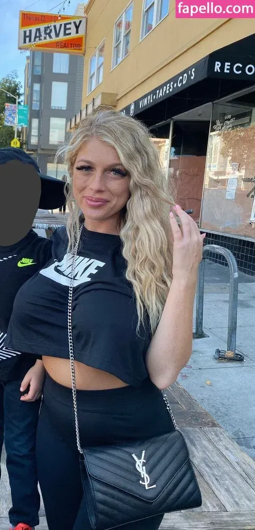 Jessica H / jessicaannhecox / u323120928 Onlyfans Photo Gallery 