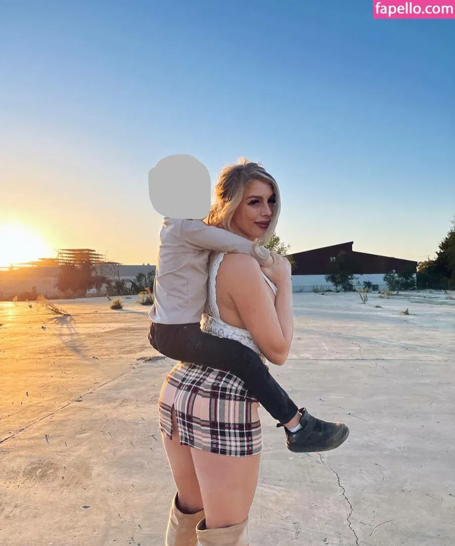 Jessica H / jessicaannhecox / u323120928 Onlyfans Photo Gallery 