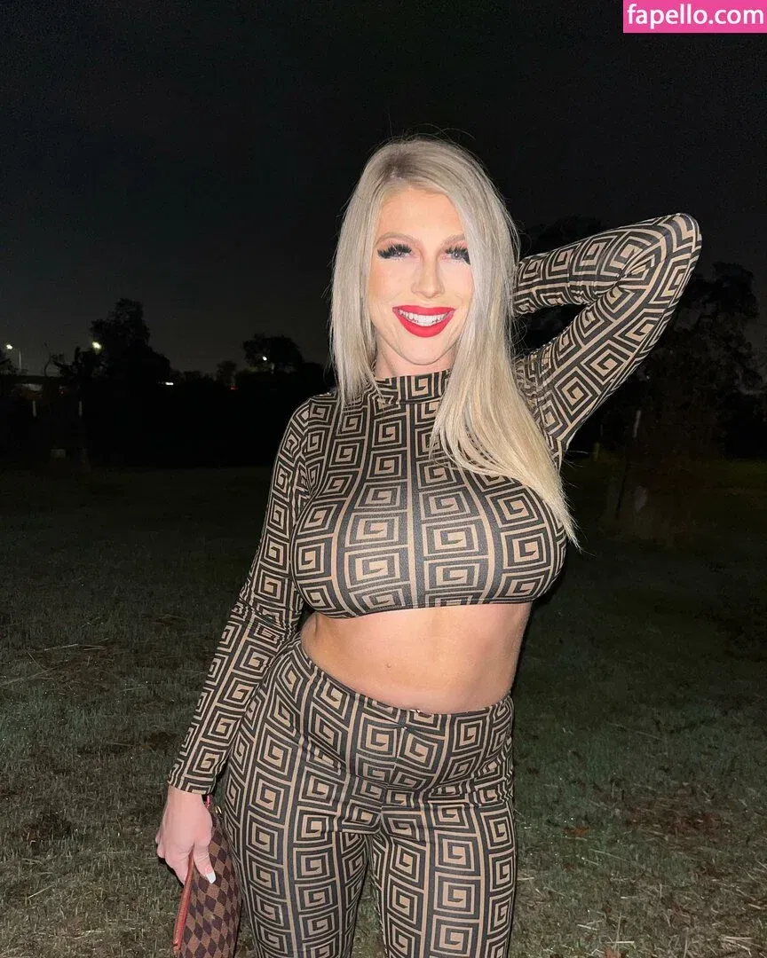 Jessica H / jessicaannhecox / u323120928 Onlyfans Photo Gallery 