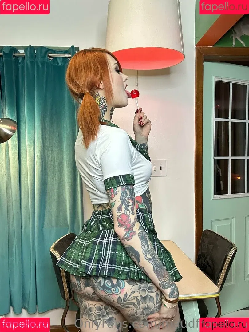 Maud Franklen / maudnoir / maudsuicide Onlyfans Photo Gallery 