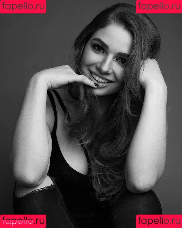 Lola Weippert / lolaweippert Onlyfans Photo Gallery 
