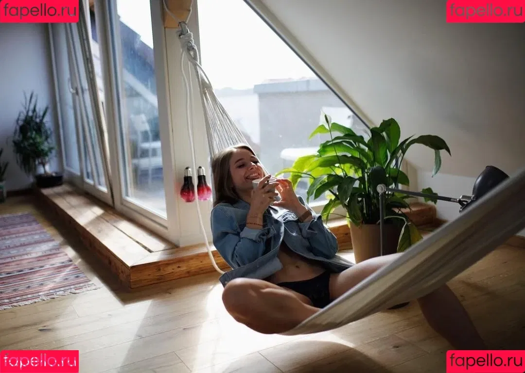Lola Weippert / lolaweippert Onlyfans Photo Gallery 