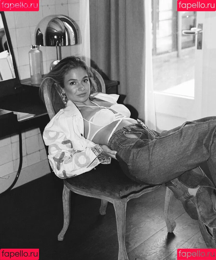 Lola Weippert / lolaweippert Onlyfans Photo Gallery 