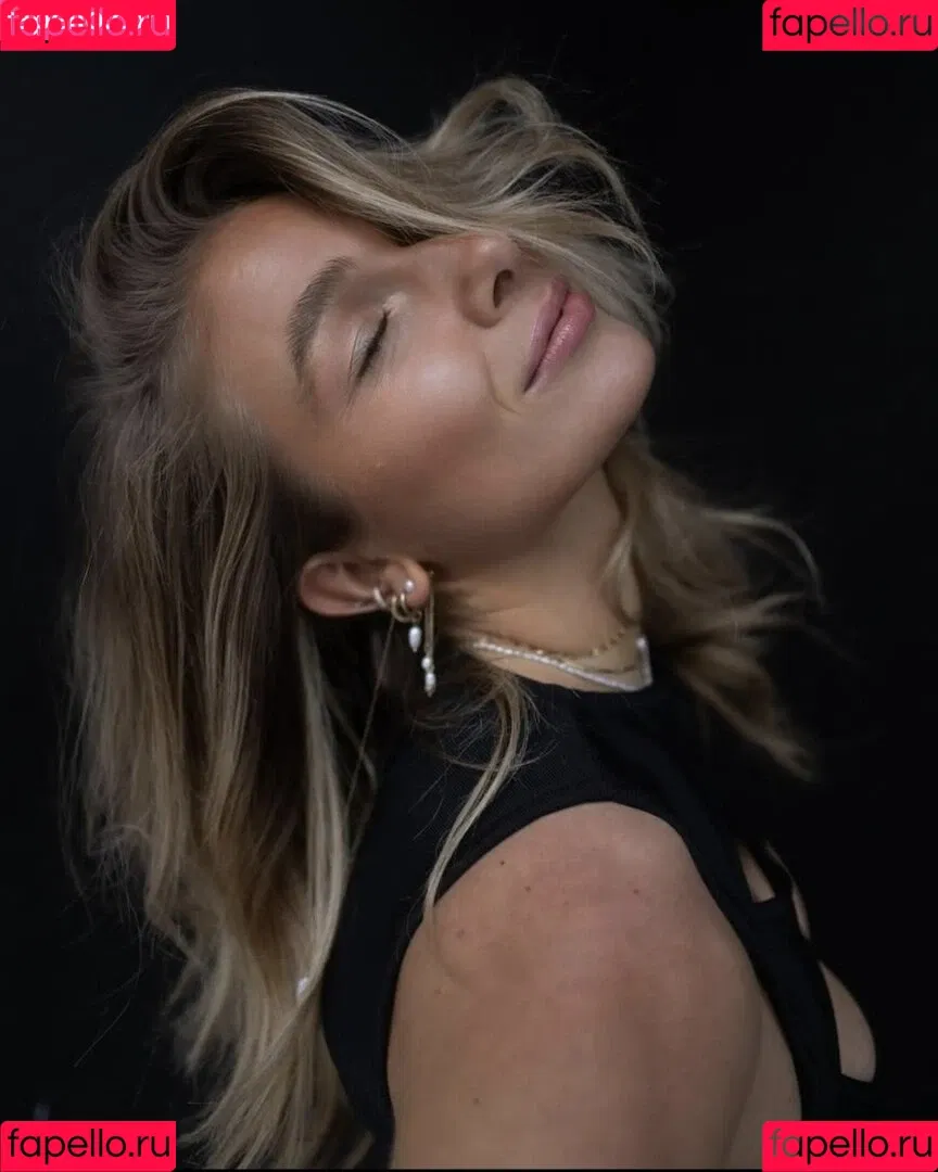 Lola Weippert / lolaweippert Onlyfans Photo Gallery 