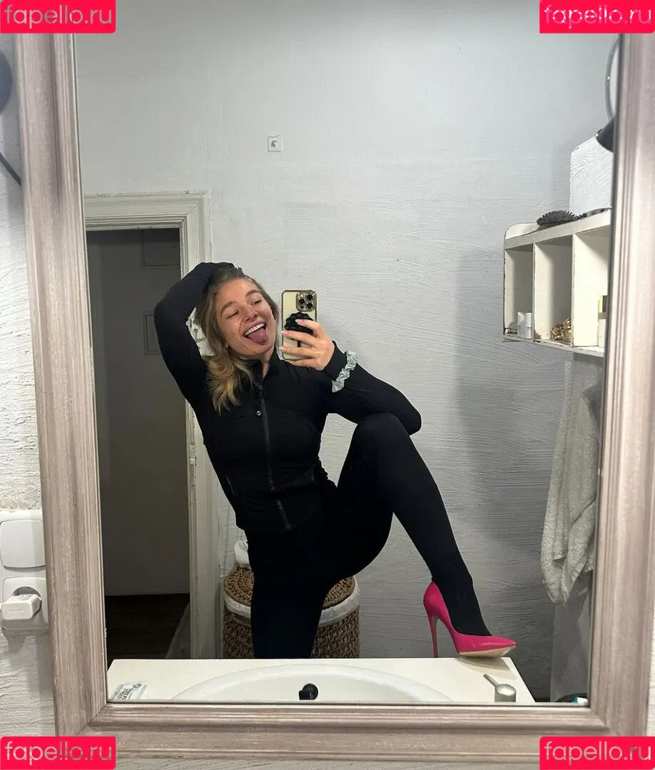 Lola Weippert / lolaweippert Onlyfans Photo Gallery 