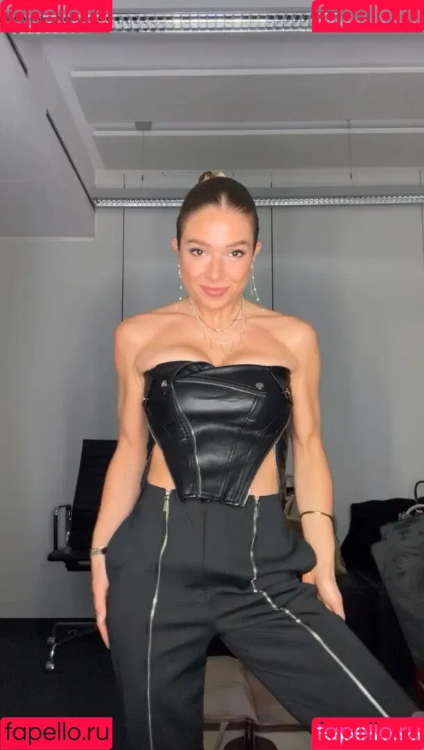 Lola Weippert / lolaweippert Onlyfans Photo Gallery 