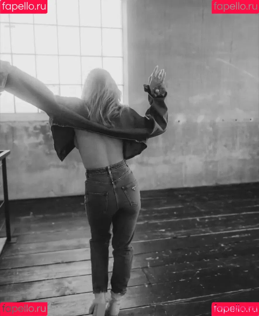 Lola Weippert / lolaweippert Onlyfans Photo Gallery 