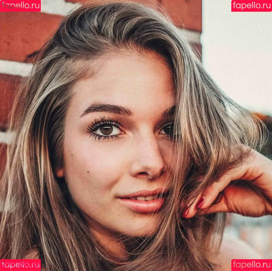 Lola Weippert / lolaweippert Onlyfans Photo Gallery 