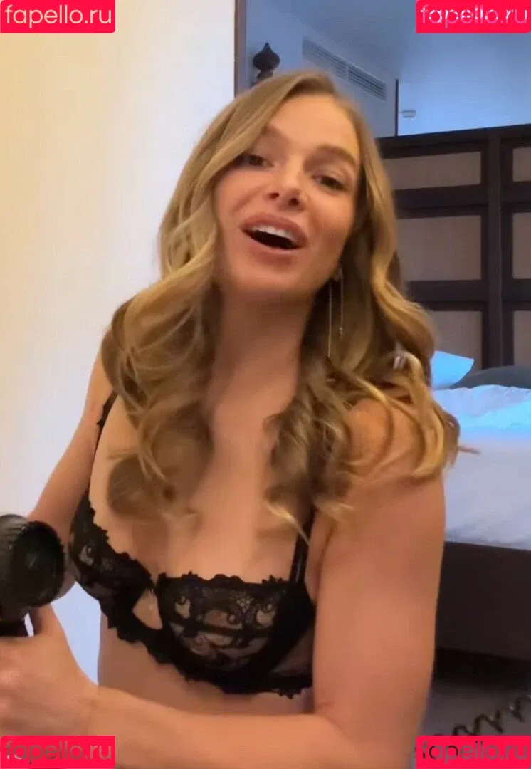 Lola Weippert / lolaweippert Onlyfans Photo Gallery 