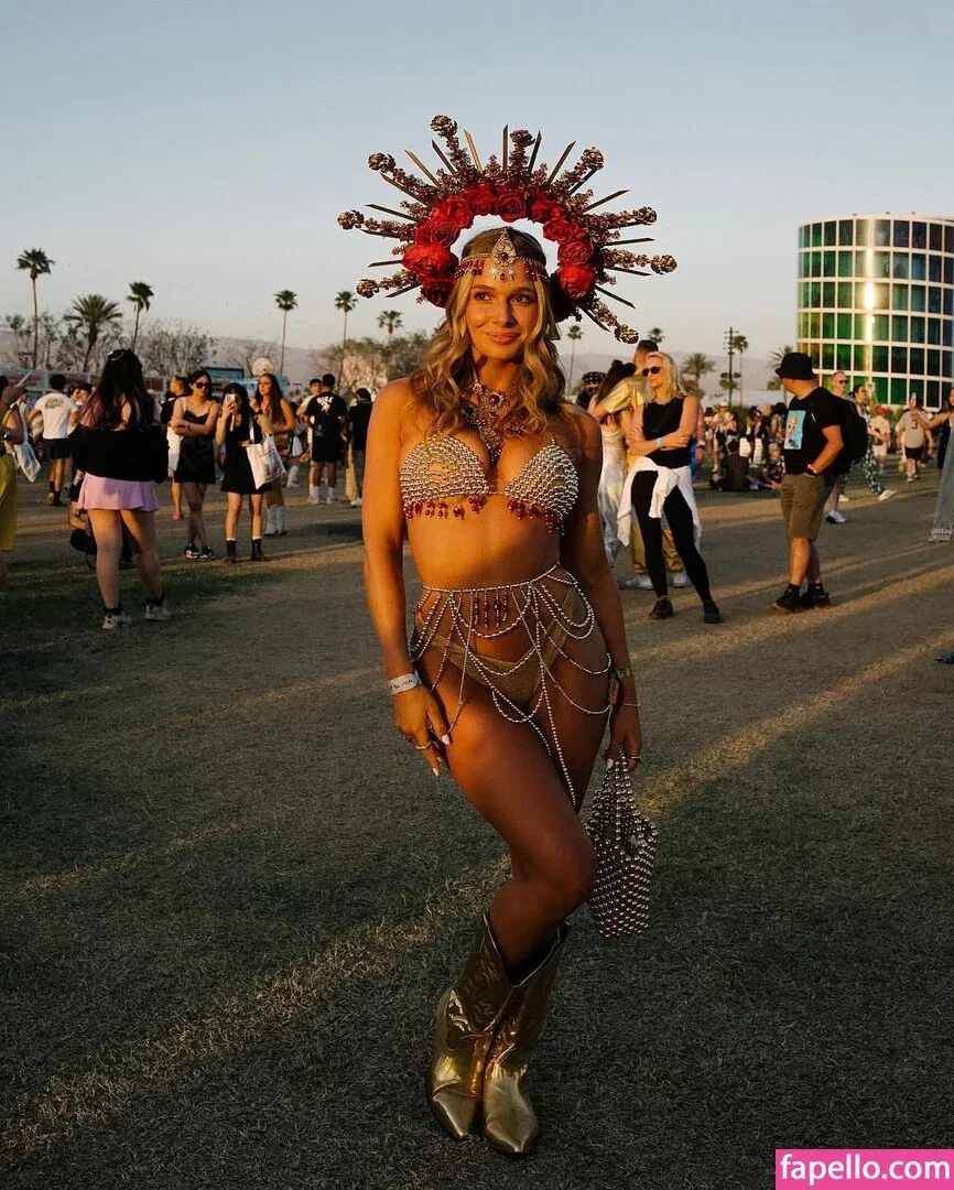 Lola Weippert / lolaweippert Onlyfans Photo Gallery 