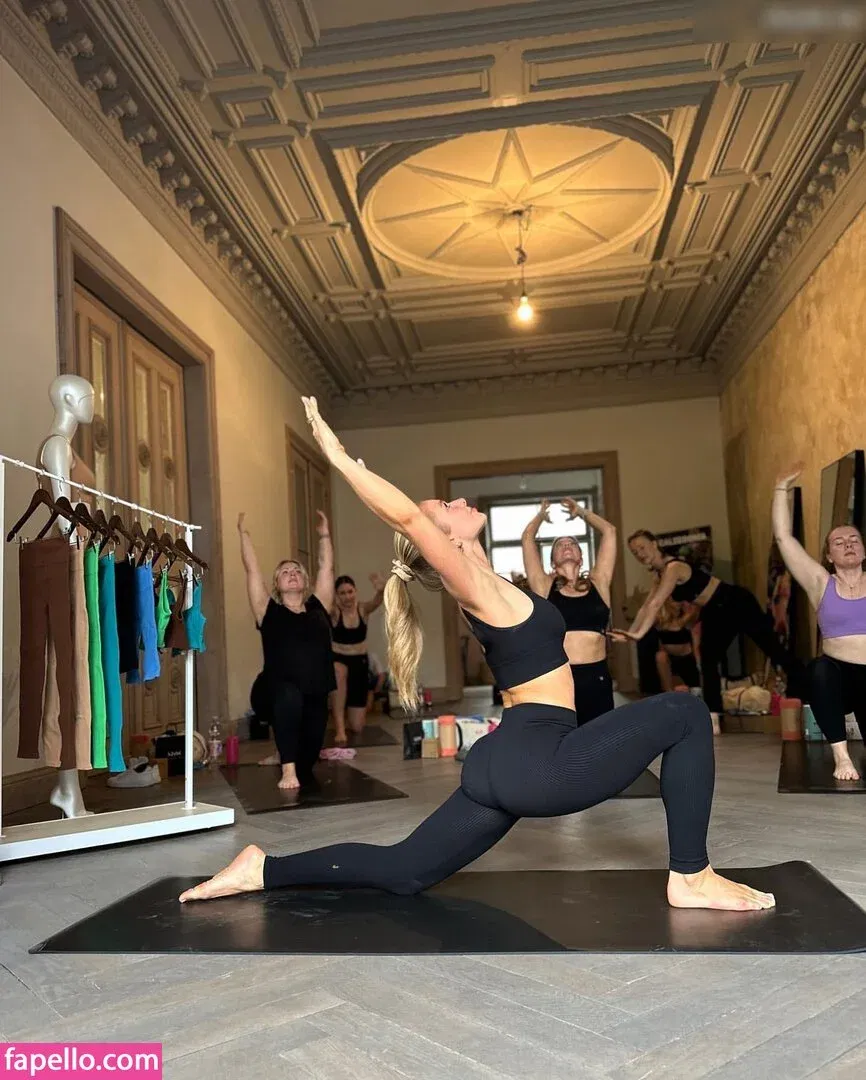 Lola Weippert / lolaweippert Onlyfans Photo Gallery 