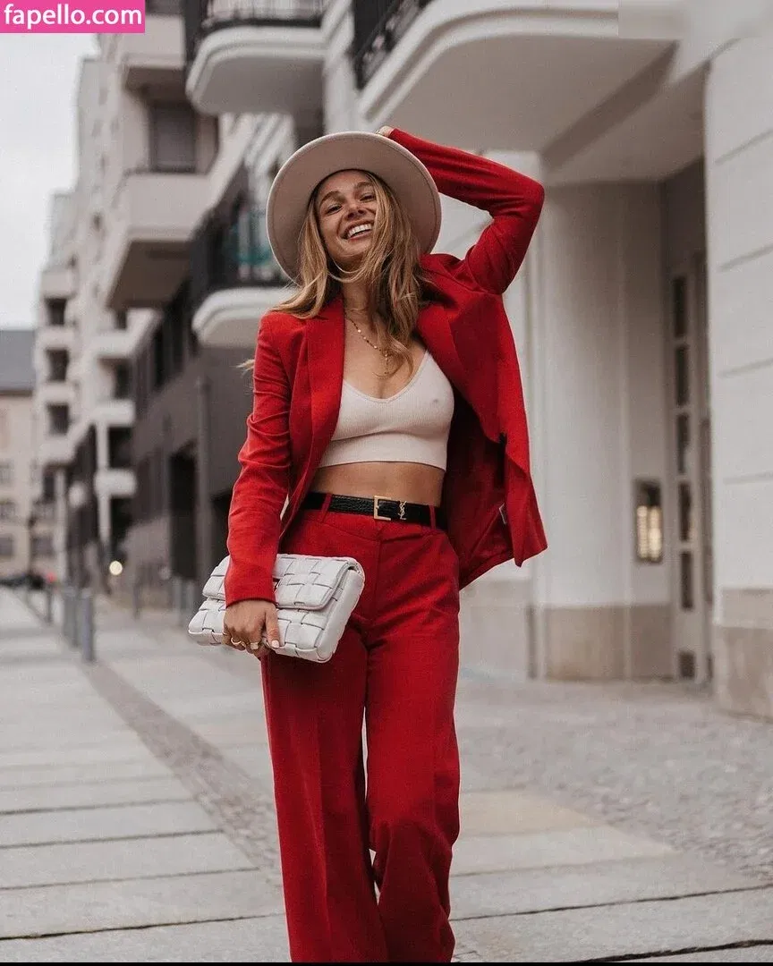 Lola Weippert / lolaweippert Onlyfans Photo Gallery 