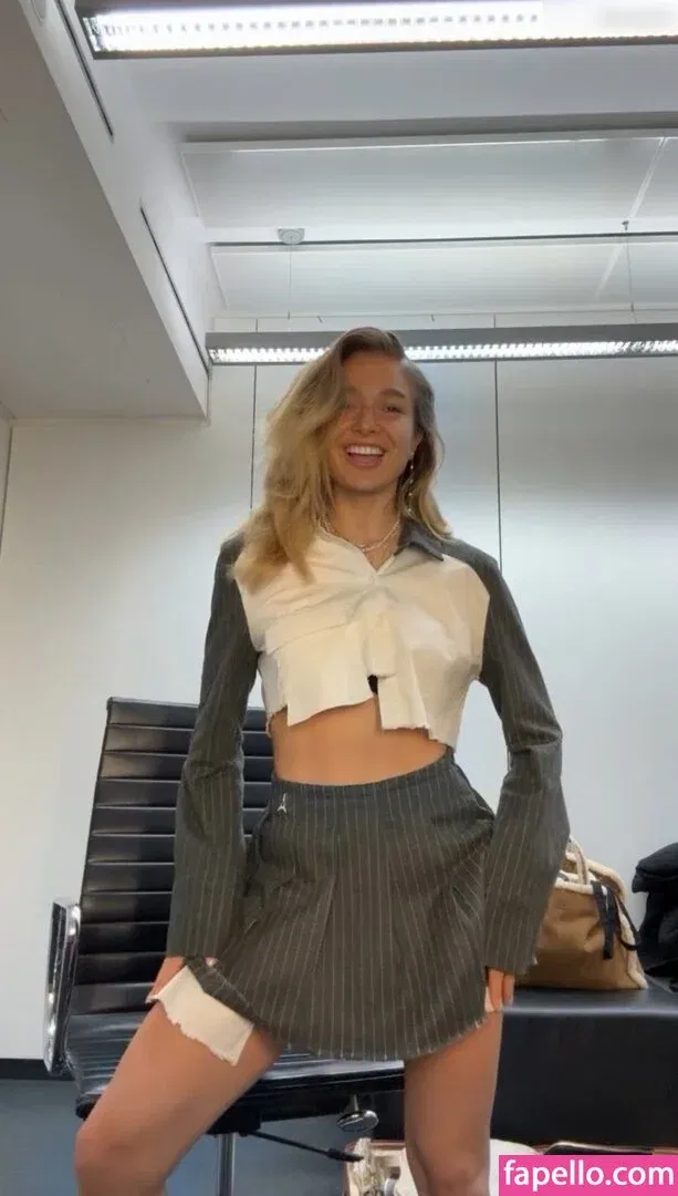 Lola Weippert / lolaweippert Onlyfans Photo Gallery 