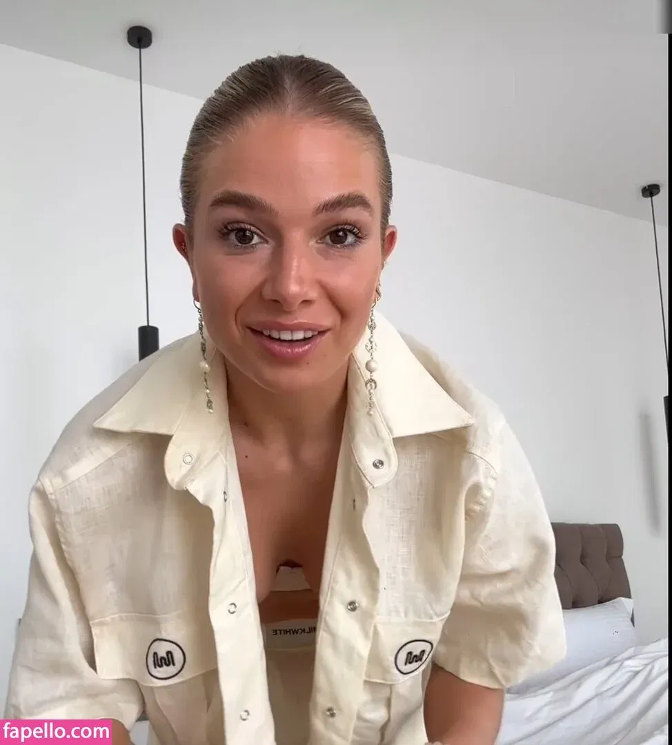 Lola Weippert / lolaweippert Onlyfans Photo Gallery 