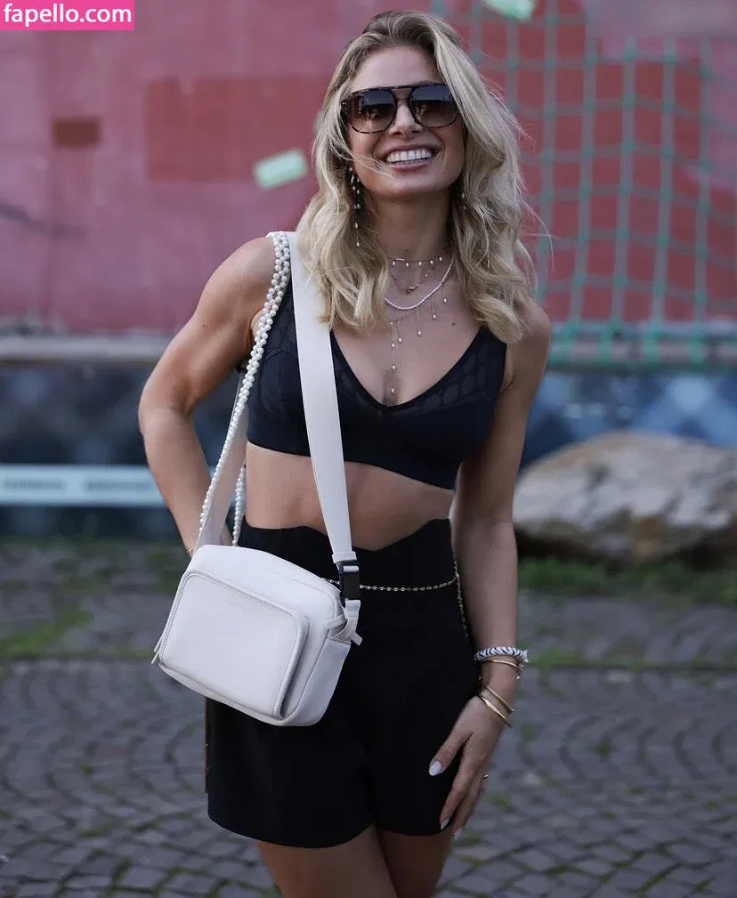 Lola Weippert / lolaweippert Onlyfans Photo Gallery 