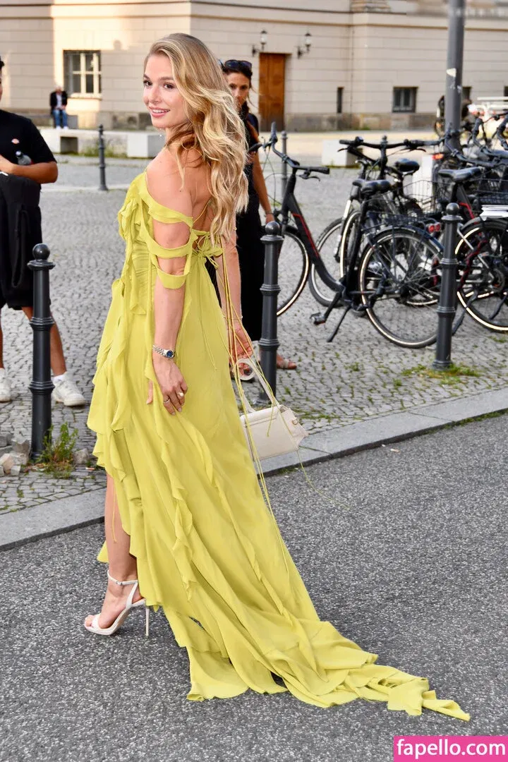 Lola Weippert / lolaweippert Onlyfans Photo Gallery 