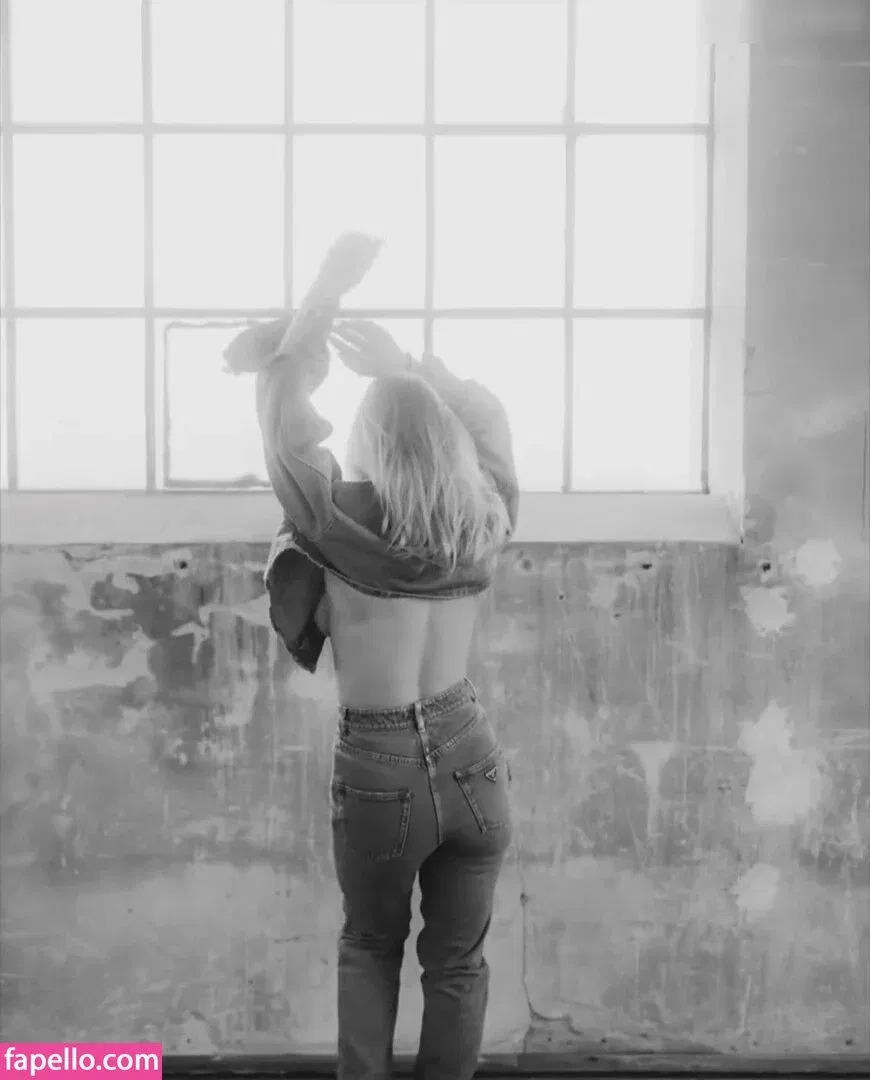 Lola Weippert / lolaweippert Onlyfans Photo Gallery 