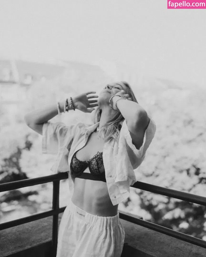 Lola Weippert / lolaweippert Onlyfans Photo Gallery 