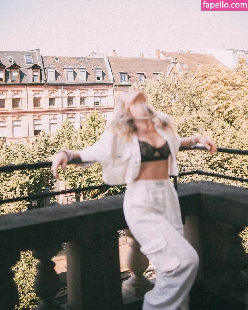 Lola Weippert / lolaweippert Onlyfans Photo Gallery 