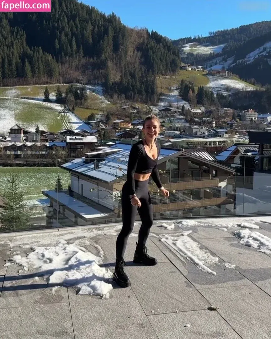 Lola Weippert / lolaweippert Onlyfans Photo Gallery 