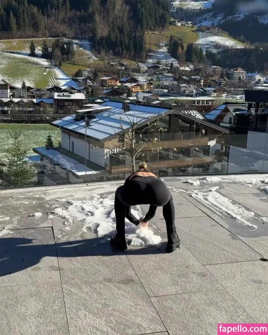 Lola Weippert / lolaweippert Onlyfans Photo Gallery 