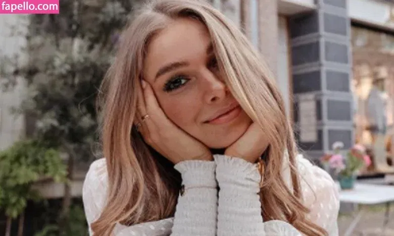 Lola Weippert / lolaweippert Onlyfans Photo Gallery 