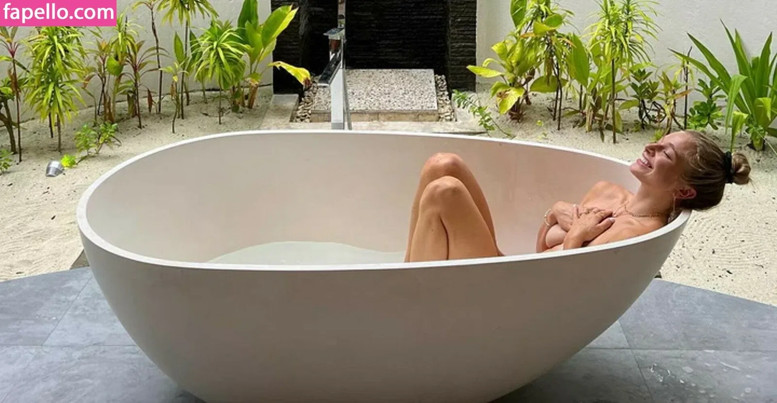 Lola Weippert / lolaweippert Onlyfans Photo Gallery 