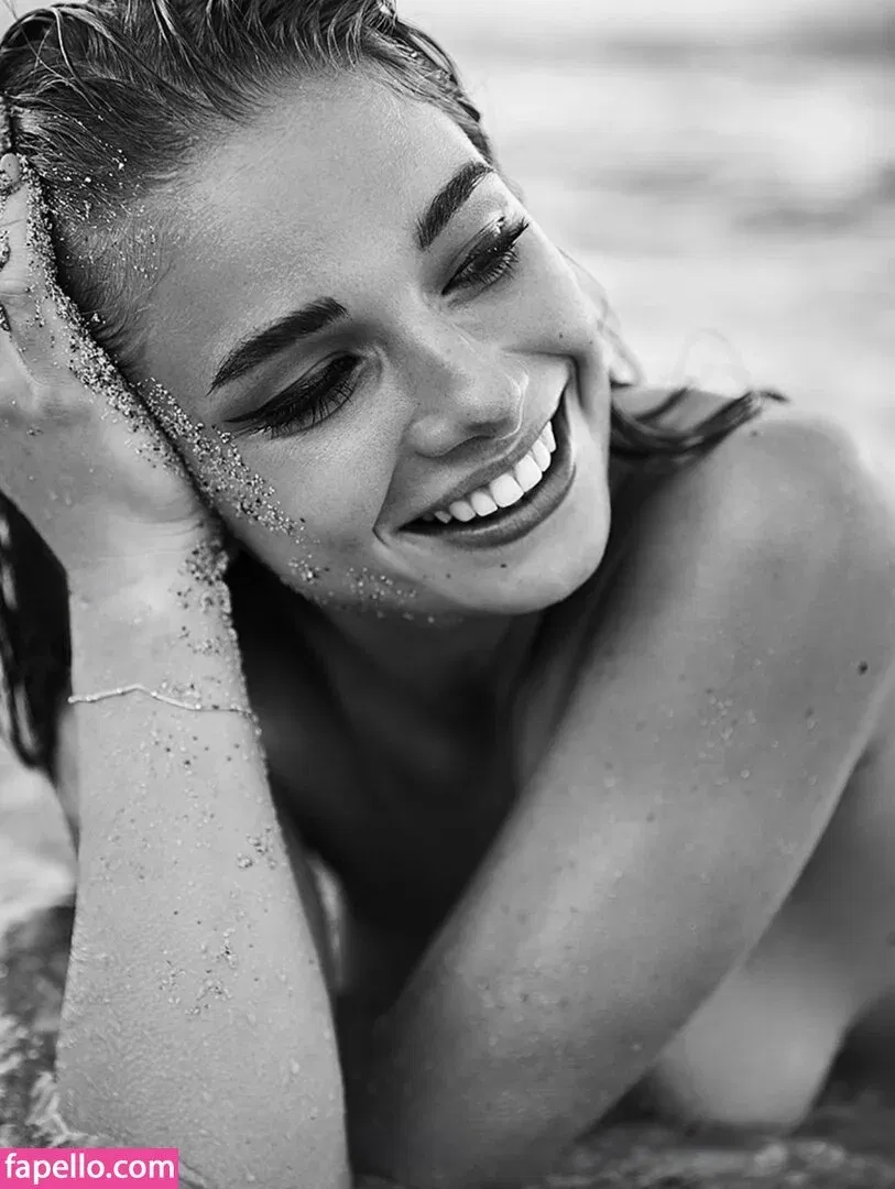 Lola Weippert / lolaweippert Onlyfans Photo Gallery 