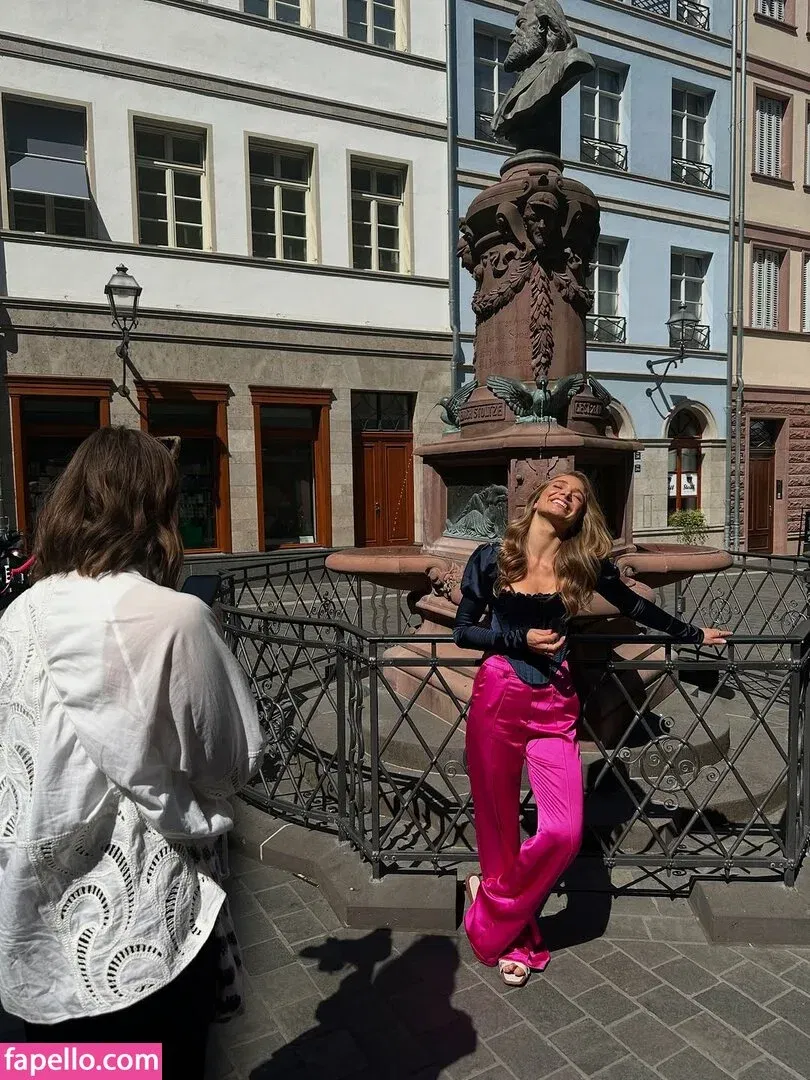 Lola Weippert / lolaweippert Onlyfans Photo Gallery 