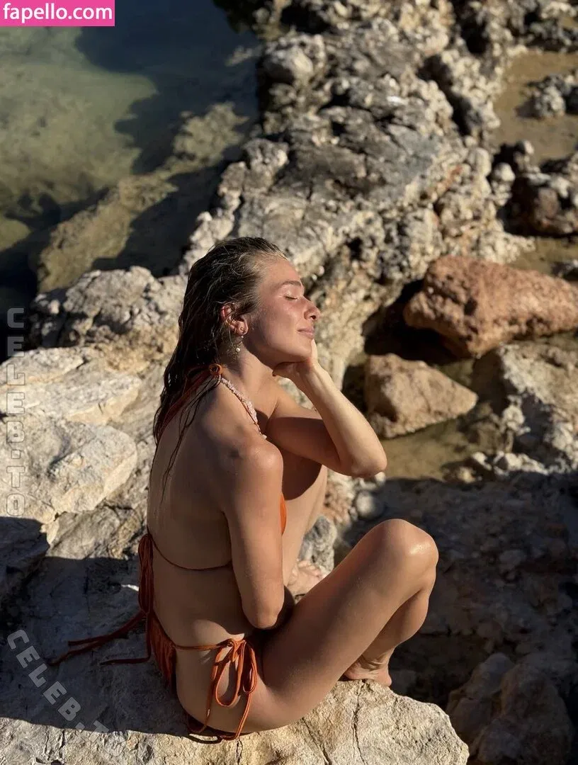 Lola Weippert / lolaweippert Onlyfans Photo Gallery 