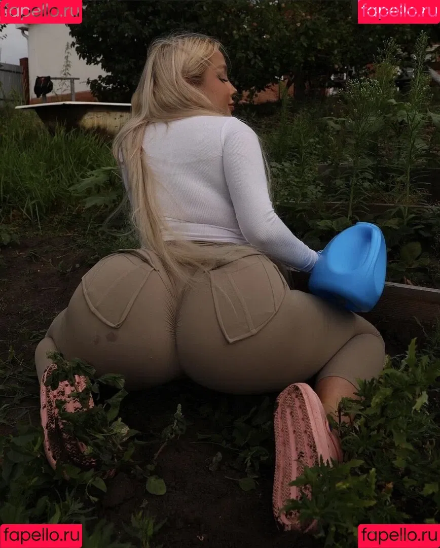 Musatovaak Onlyfans Photo Gallery 