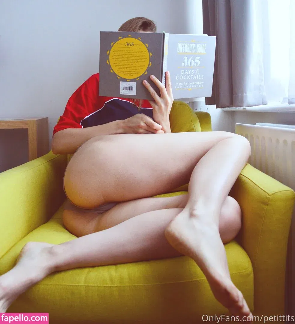 Petittits / petit_tits2 Onlyfans Photo Gallery 