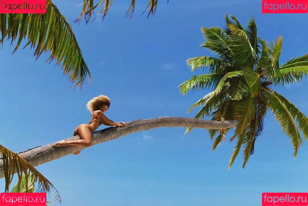 Jena Frumes / jenafrumes Onlyfans Photo Gallery 