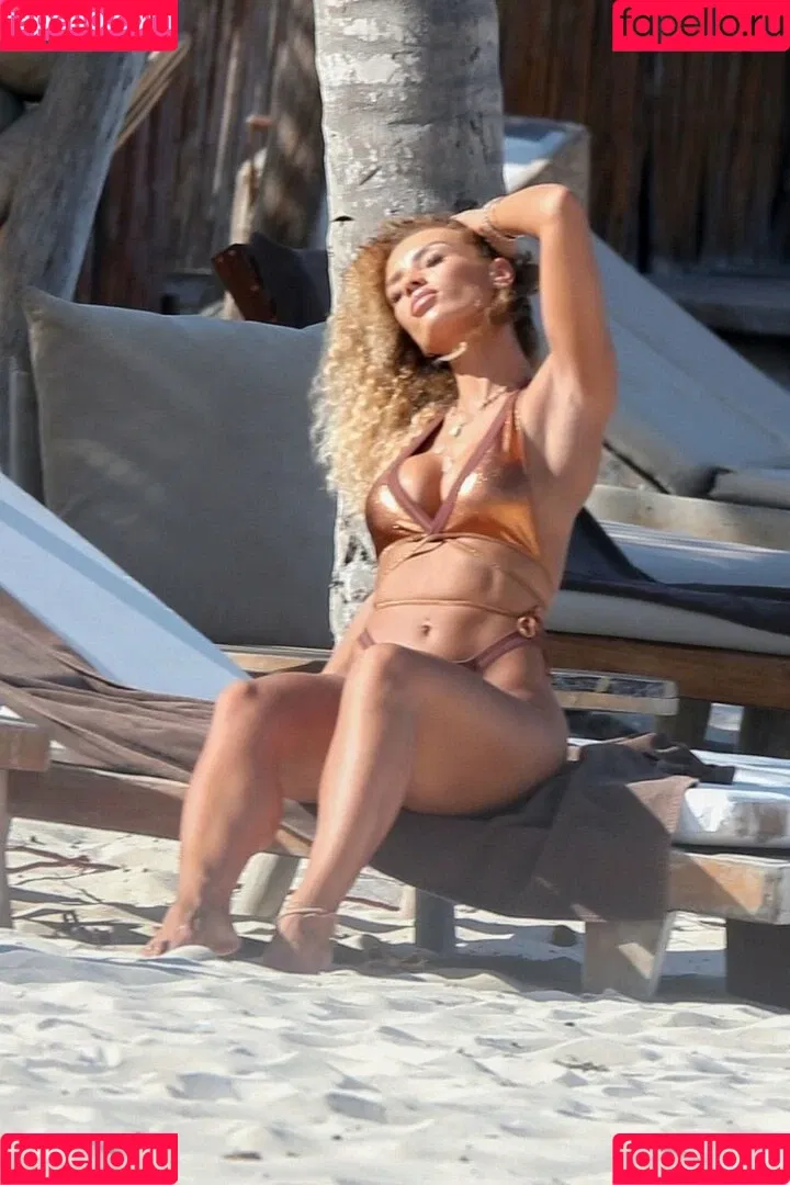 Jena Frumes / jenafrumes Onlyfans Photo Gallery 
