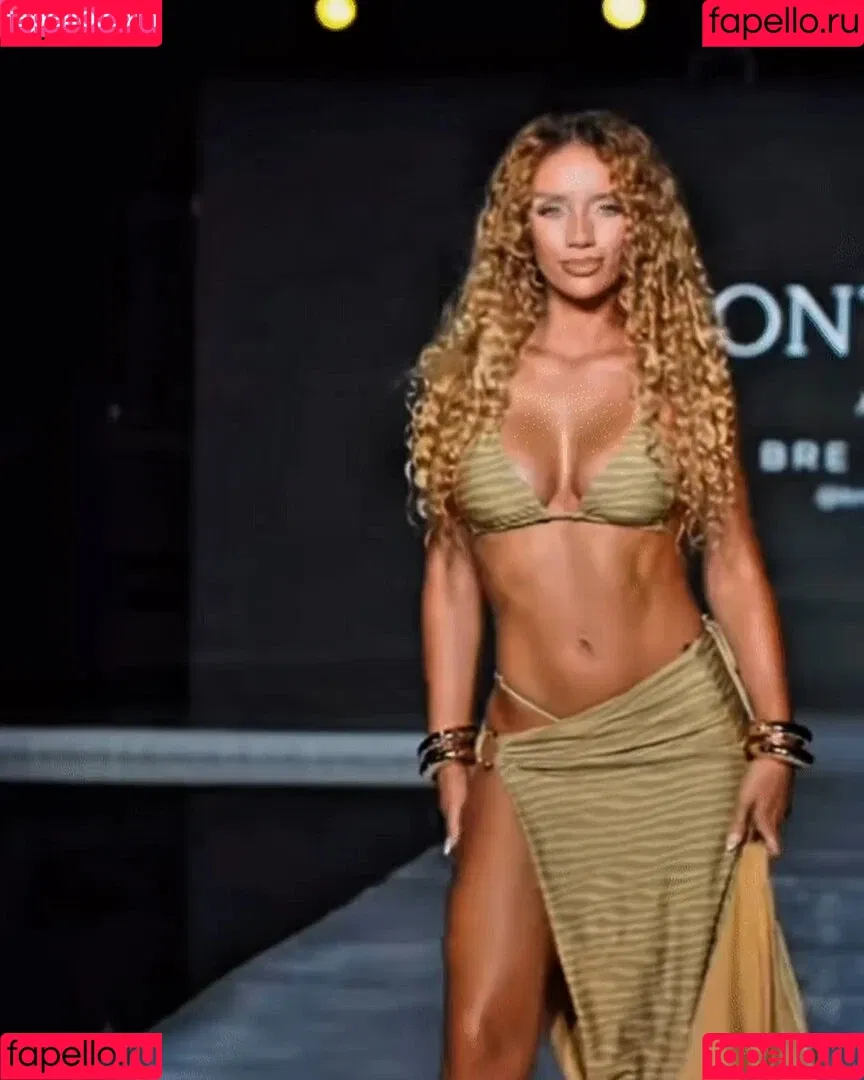 Jena Frumes / jenafrumes Onlyfans Photo Gallery 