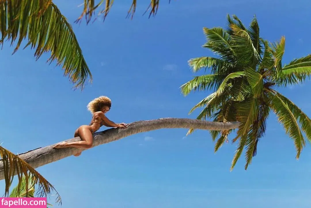 Jena Frumes / jenafrumes Onlyfans Photo Gallery 