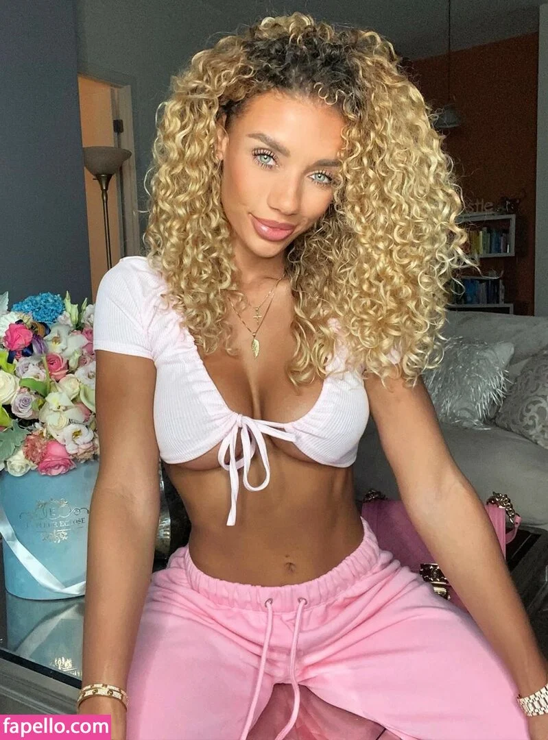 Jena Frumes / jenafrumes Onlyfans Photo Gallery 