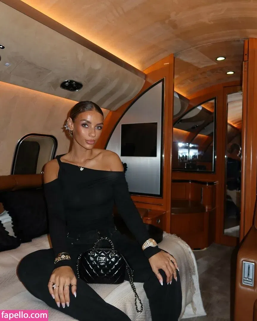 Jena Frumes / jenafrumes Onlyfans Photo Gallery 