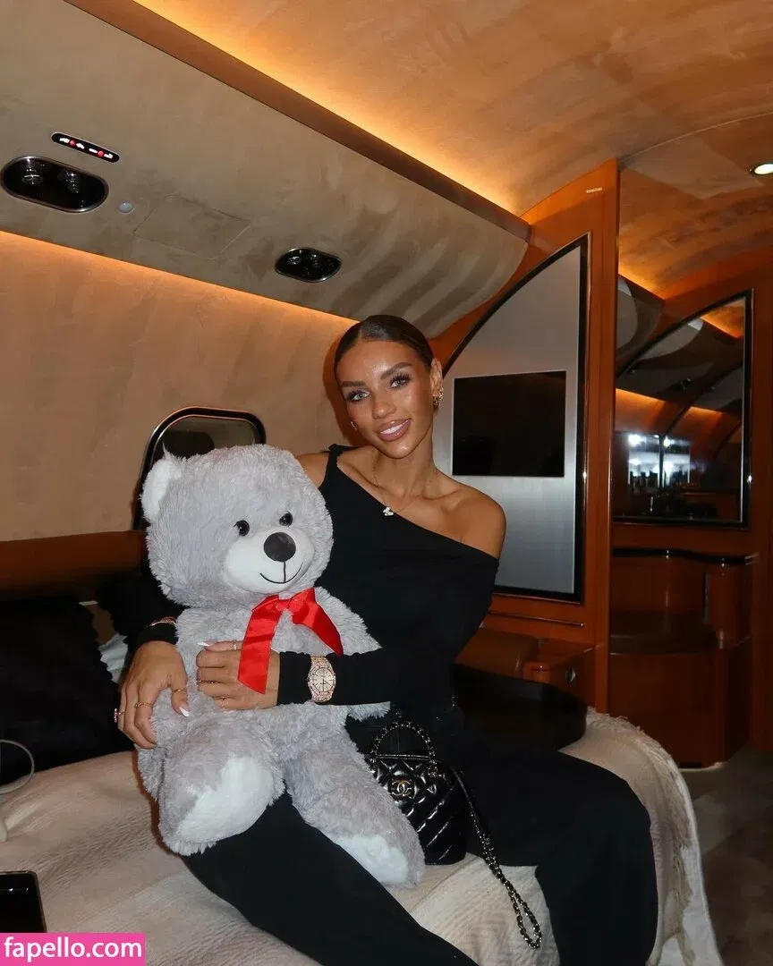 Jena Frumes / jenafrumes Onlyfans Photo Gallery 