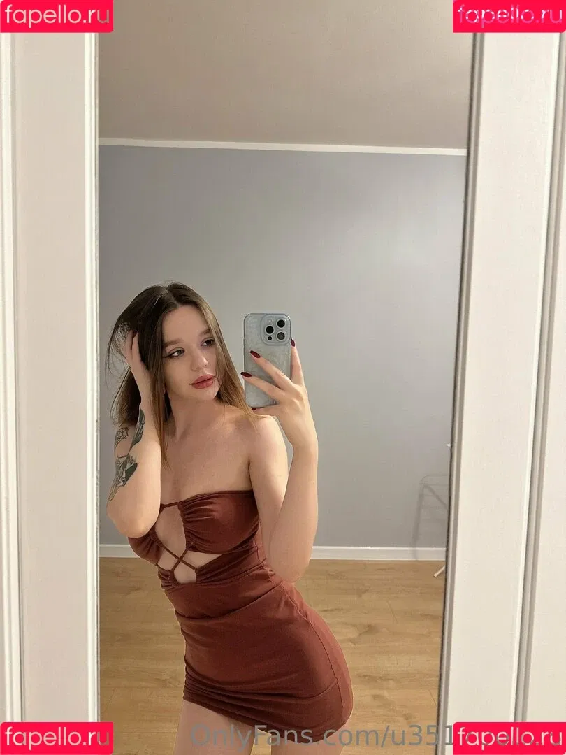 Holly_Bible / heathiemc_ / ho11y_girl Onlyfans Photo Gallery 