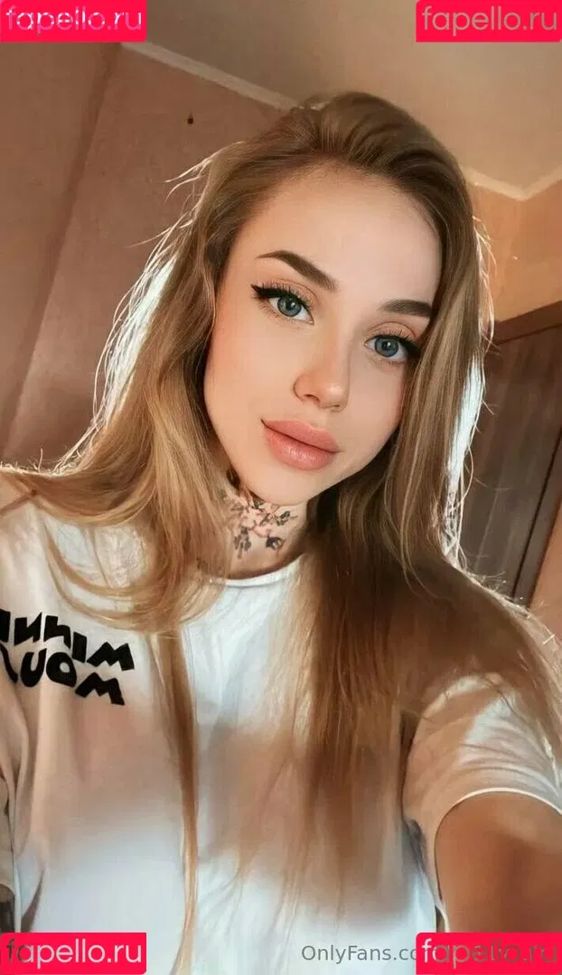 Holly_Bible / heathiemc_ / ho11y_girl Onlyfans Photo Gallery 